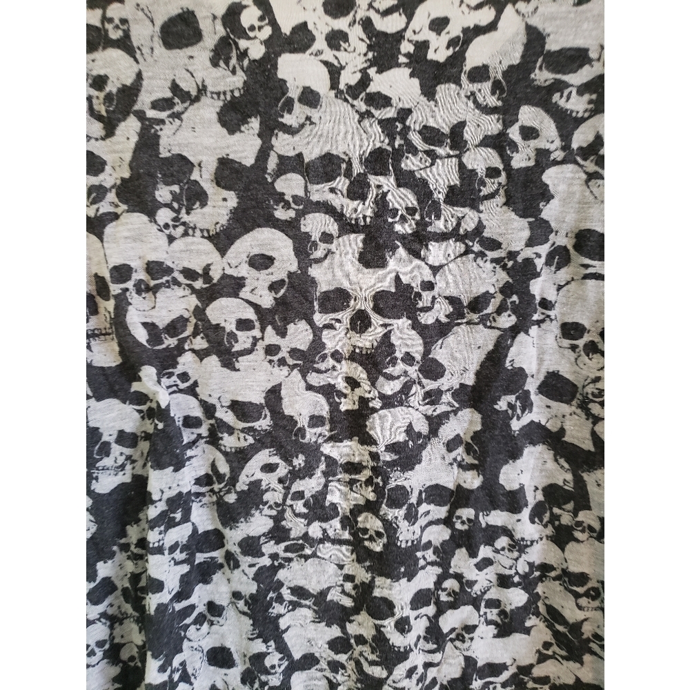 Skull blouse - Picture 4 of 5